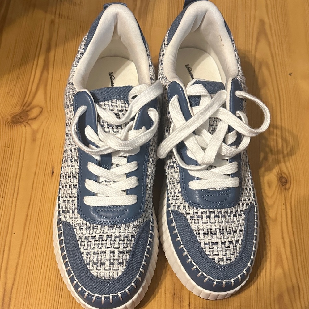 Universal Thread Woven Blue & White Casual Sneakers